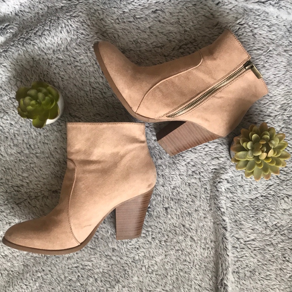 Shoedazzle SIZE 8 Cream booties